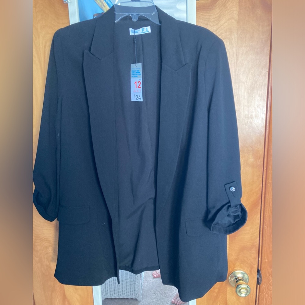 Primark lightweight black blazer. NWT !